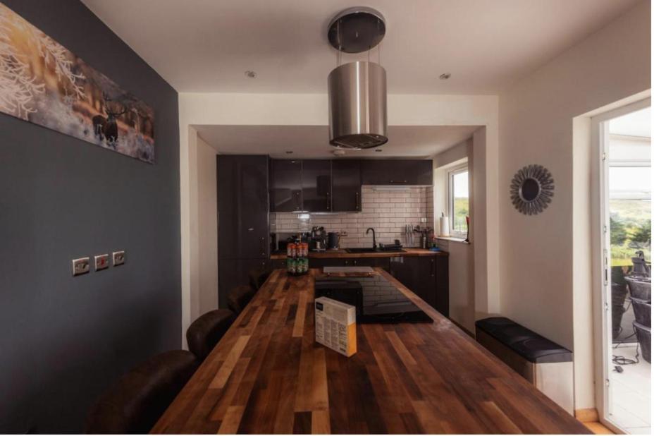 Luxury Cottage With Stunning Views Near Fairy Pools - School House 3 Carbost  Bagian luar foto