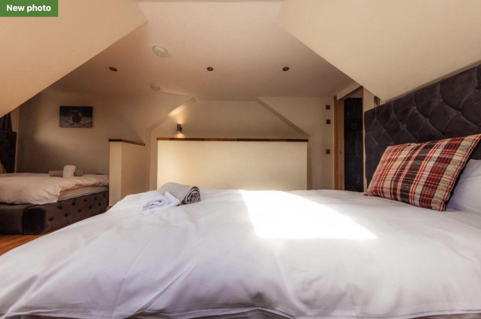 Luxury Cottage With Stunning Views Near Fairy Pools - School House 3 Carbost  Bagian luar foto