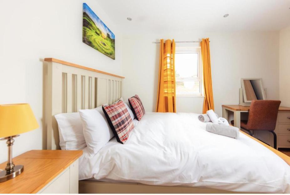 Luxury Cottage With Stunning Views Near Fairy Pools - School House 3 Carbost  Bagian luar foto