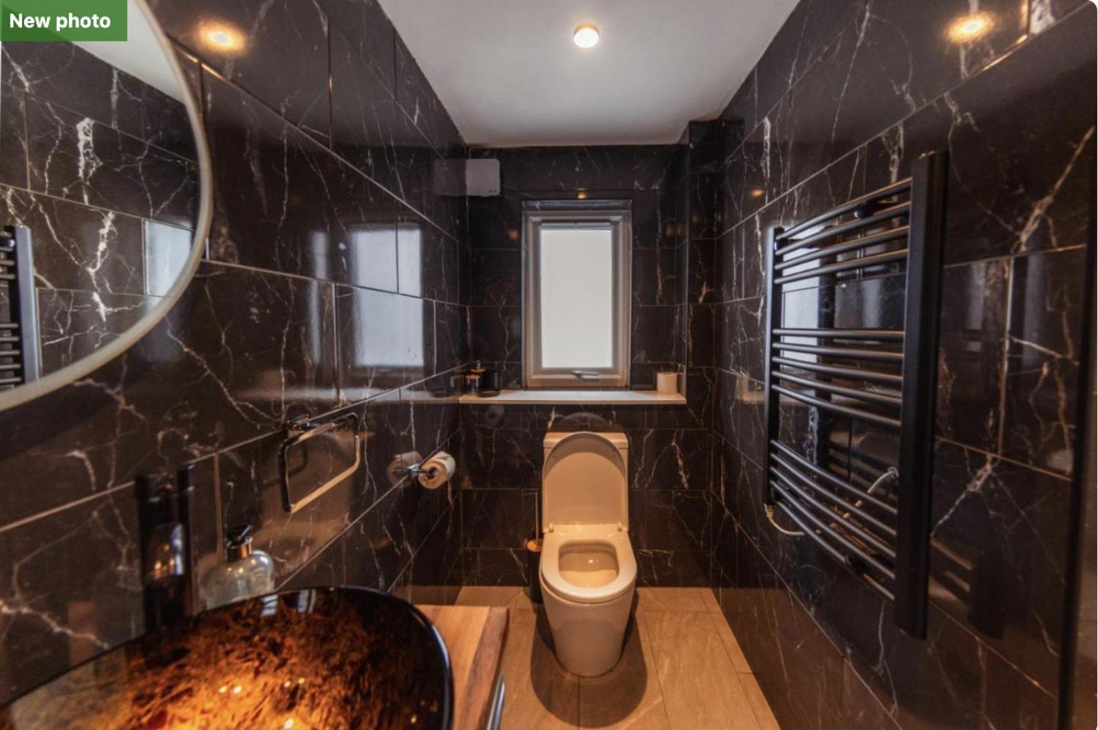 Luxury Cottage With Stunning Views Near Fairy Pools - School House 3 Carbost  Bagian luar foto